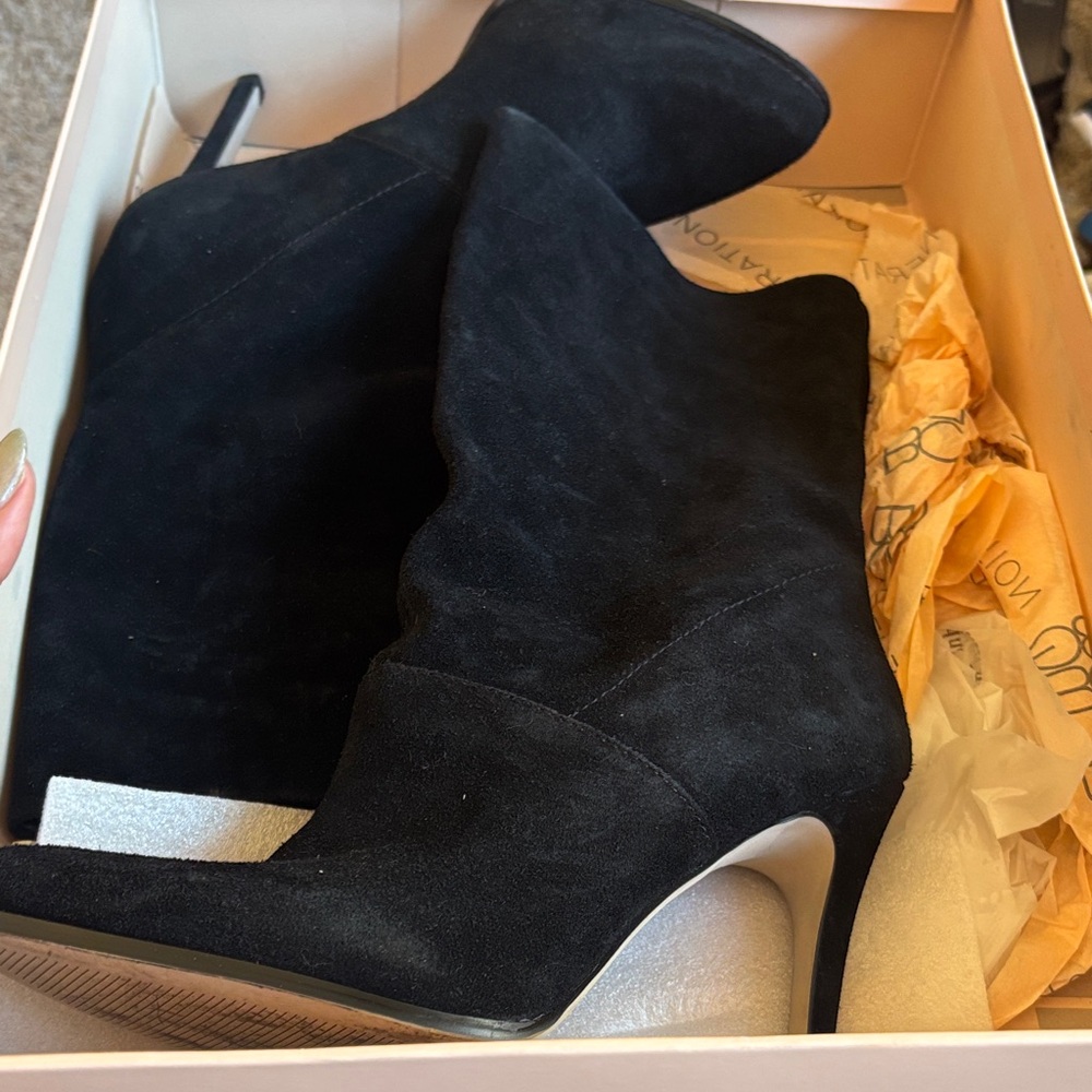 Y2K BCBG Black Suede Heeled Boots | size 8